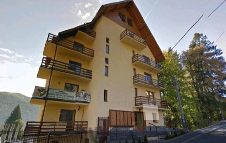 Apartament Aosta Central Sinaiaアパートメント エクステリア 写真
